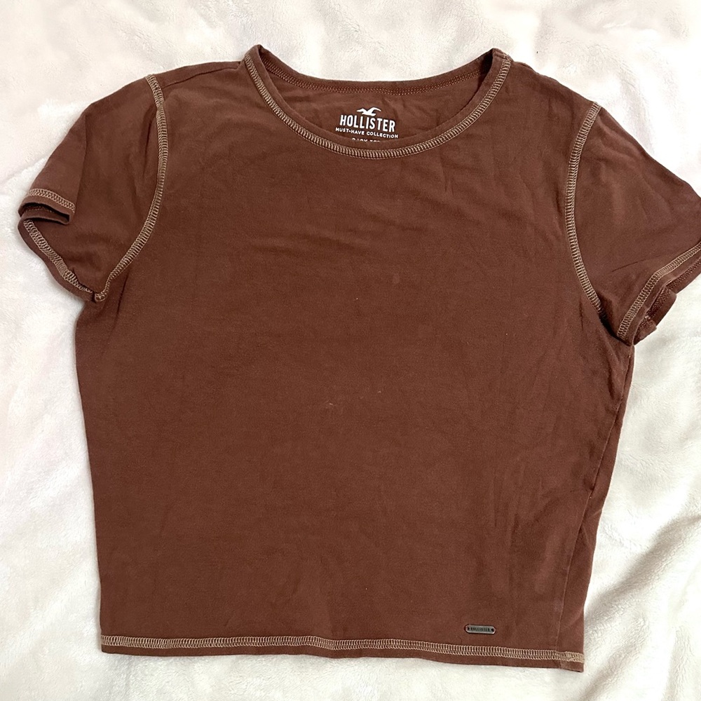 brown hollister baby tee
